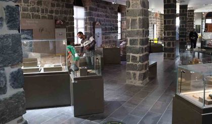 12 Bin Yıllık Musalla Taşı, Diyarbakır Müzesi'nde