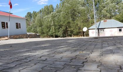 Karlıova’nın 2 Köyü Kilitli Parke Taşına Kavuştu