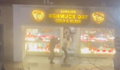 Almanya’da Bingöllülere Ait Kuyumcu Soyuldu