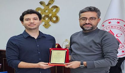 Bingöl’deki Doktordan Büyük Başarı: 'Türkiye Birincisi' Oldu