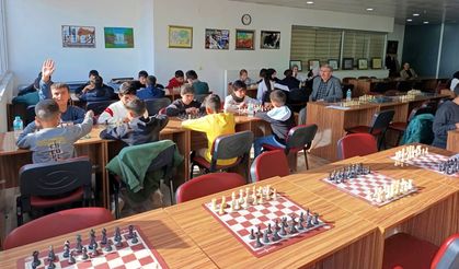 Satranç Turnuvasında Ilıcalar Ortaokulu Farkı
