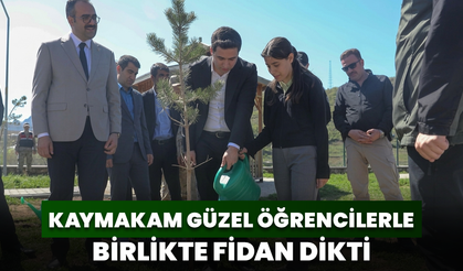 Kaymakam Güzel Öğrencilerle Birlikte Fidan Dikti
