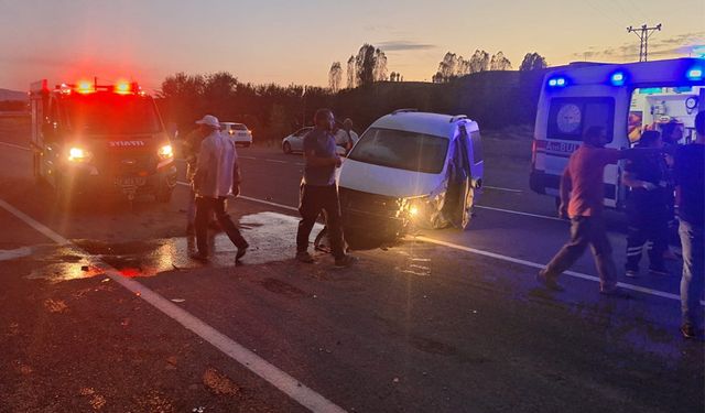 Bingöl Genç Yolunda Kaza: 5 Yaralı