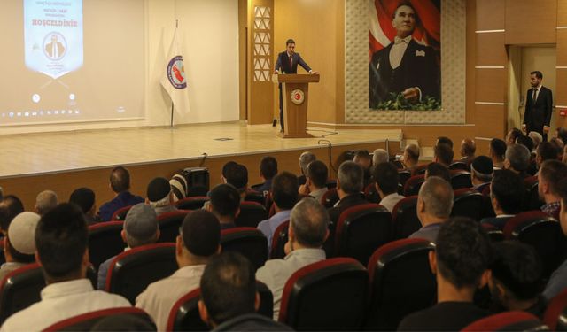 'Peygamberimiz ve Şahsiyet İnşası' Konferansına Büyük İlgi