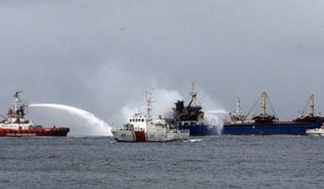 Marmara Denizi'nde Yangın: 2 Kişi Hayatını Kaybetti