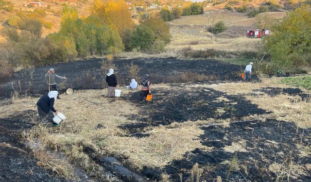 Yaşlı Teyzeler Yangını Kovalarla Söndürdü