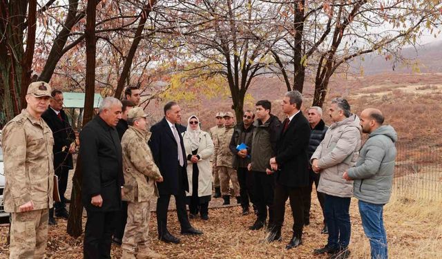 Vali Usta, 33 Şehitler Anıtı'nda Çalışmaları İnceledi