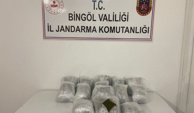 Bingöl'de Jandarma Operasyonunda 20 Kilo Esrar ve 3 Gözaltı