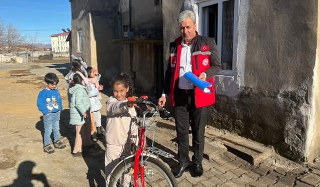 Bingöl’de başarılı öğrencilere Ödül Verildi