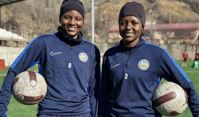 Afrikalı kadın sporcular Yüksekova’da mutlu