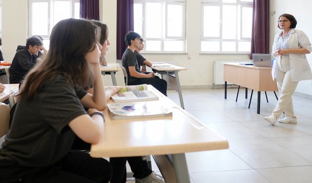 Lise Son Öğrencilerine "Hedef Temelli Destek Eğitimi" Dersi Verilecek
