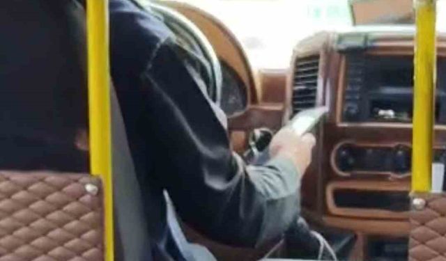 Direksiyon Başında Telefonla Tehlikeli Yolculuk