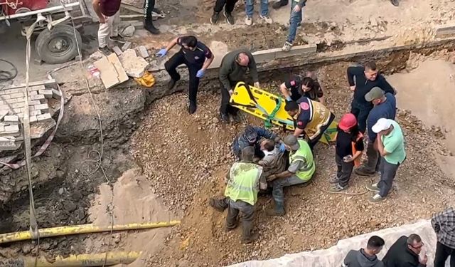 Altyapı çalışmasında toprak altında kalan işçi ağır yaralandı