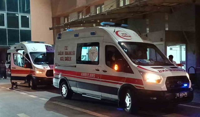 Cami Çıkışında Otomobil Çarptı!