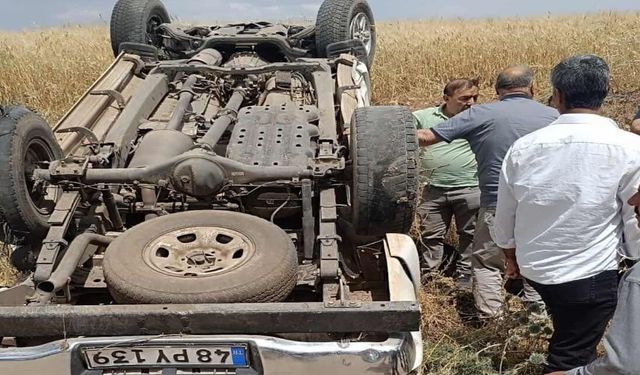 Diyarbakır'da Kamyonet Devrildi: 3 Yaralı