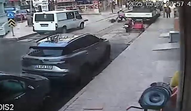 Yolun Karşısına Geçerken Dengesini Yitiren Yayaya Motosiklet Çarptı!