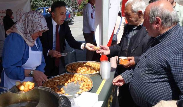 Erzurum'un Coğrafi İşaretli Lezzetleri Halka İkram Edildi