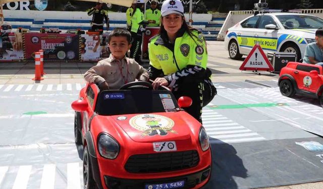 Erzurum'da Uygulamalı Trafik Eğitimi Verildi