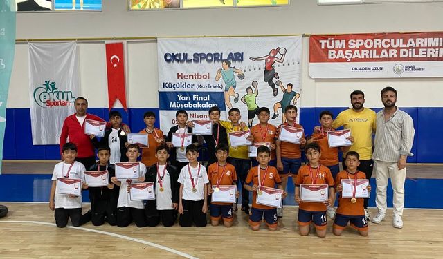 Bingöl Genç İnönü Ortaokulu, Türkiye Finalleri'ne Yükseldi