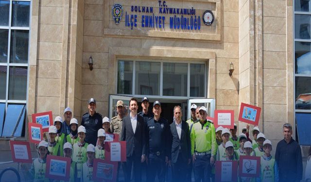 Bingöl'ün İlçesinde 'Trafik Haftası' Seferberliği