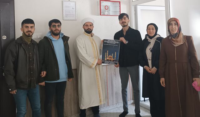 Üniversite Öğrencileri, Camilerin Temizliğine Dikkat Çekti