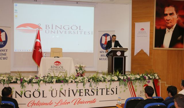 Burak Dalgın, Bingöl Üniversitesi’nde Gençlere Kariyer Tavsiyeleri Verdi