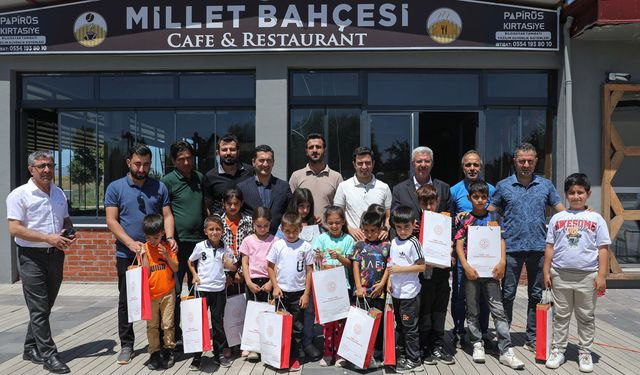 Bingöl'de Köy Okulu Öğrencilerinin Yıl Sonu Coşkusu