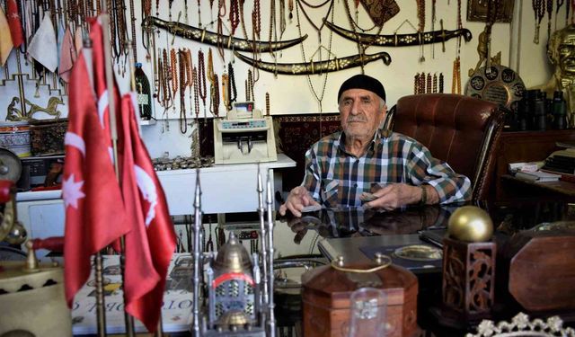 Palu’nun ‘Eskici Yaşar’ı Antikalarıyla Değil, Hayat Hikayesiyle de Dikkat Çekiyor