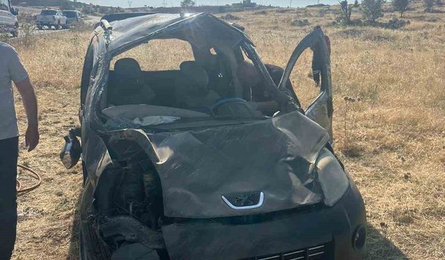 Dargeçit’te Hafif Ticari Araç Takla Attı: 4 Yaralı