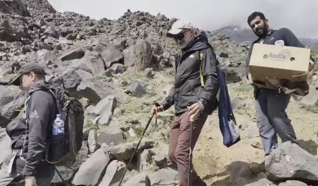 Yabancı Turistlerden Ağrı Dağı'nda Temizlik Seferberliği