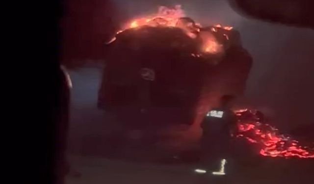 Elazığ'daki Yangında 1 Römork Saman Küle Döndü