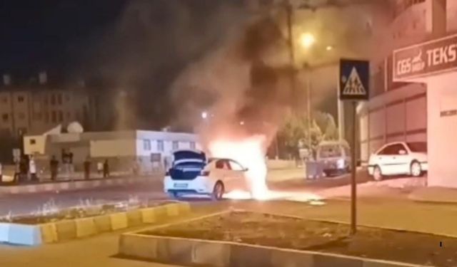 Otomobil Yangını Tartışmaya, Tartışma Kazaya Dönüştü: 3 Yaralı, 4 Araç Hasarlı