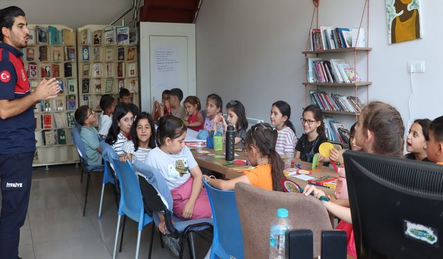 Genç İtfaiyesi Ekipleri Miniklerle Biraraya Geldi