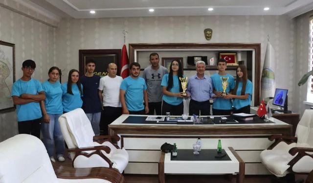 Türkiye Üçüncüsü Genç Murat Aslanları'ndan Başkan Tartar’a Ziyaret