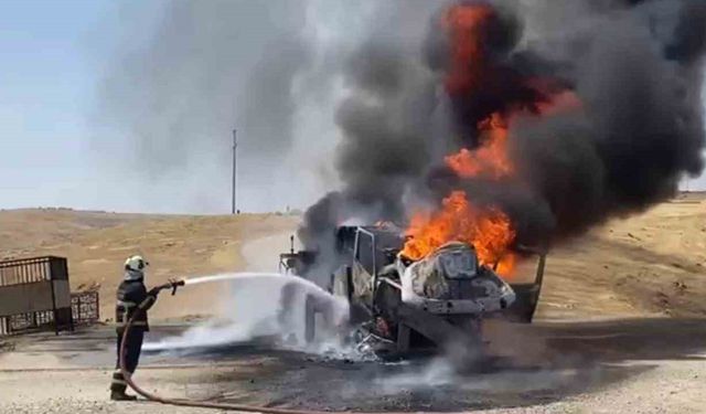 Petrol Sahasında Alev Alan Vinç Küle Döndü