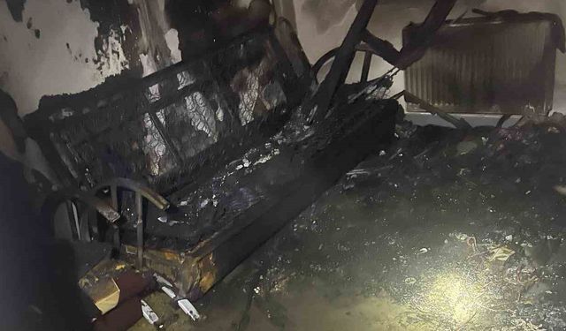 Diyarbakır'daki Yangında 1 Daire Küle Döndü