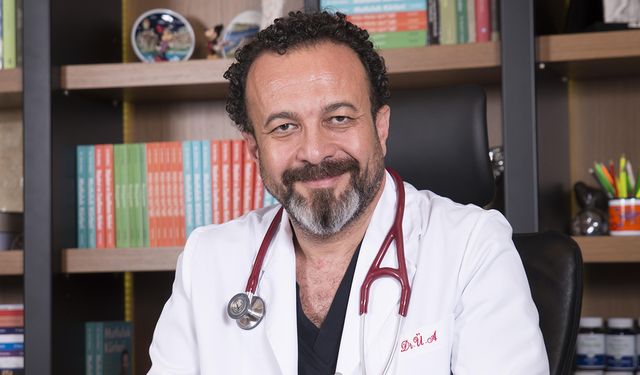 Fitoterapi Uzmanı Dr. Ümit Aktaş Uyarıyor: Kansere Giden Yol Sofradan Geçiyor!