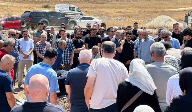 9 Yaşındaki Ali Güler Havuzda Boğularak Hayatını Kaybetti