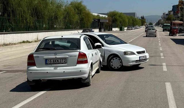 İki Otomobilin Çarpıştığı Kazada 2 Kişi Yaralandı