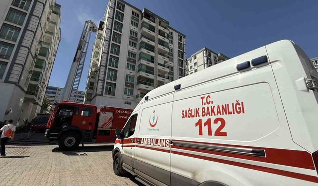 Yangında 3 İtfaiye Eri Dumandan Etkilendi