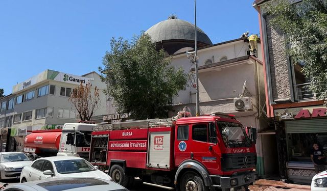 Camide Çıkan Yangın Paniğe Yol Açtı