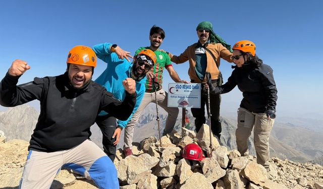 Hakkari’de Türkiye’nin İkinci Zirvesine Zorlu Tırmanış