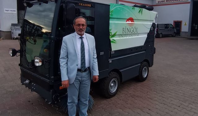 Bingöl Üniversitesine Yol Süpürme Aracı Hibe Edildi