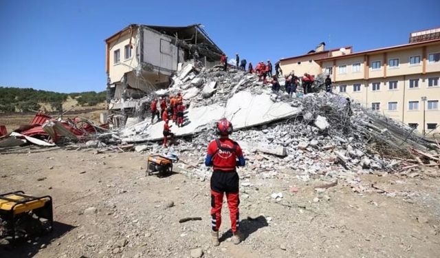 Bingöl'de Teknik Personellere Deprem Yönetmeliği Anlatılacak