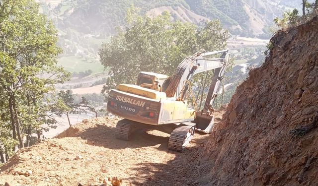 Yedisu İlçesinde Yol Çalışmaları Sürüyor