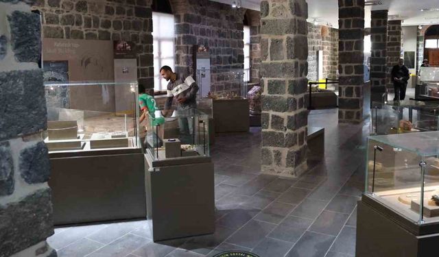 12 Bin Yıllık Musalla Taşı, Diyarbakır Müzesi'nde