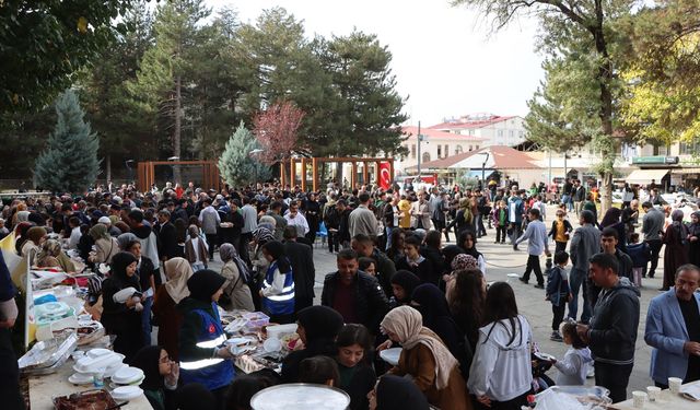 Bingöl’ün İlçesinde Gazze için Kermes