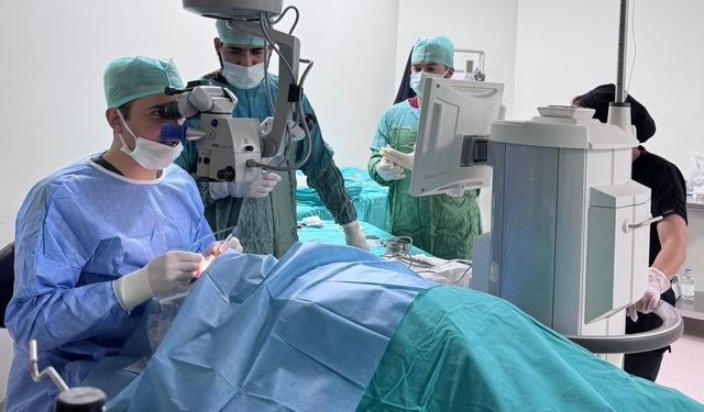 Çukurca Devlet Hastanesi'nde Bir İlk: Katarakt Ameliyatı