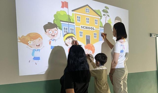 Okullar, Öğretmenlerin Elleriyle Renkleniyor