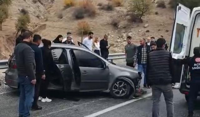 Batman’da Otomobil Bariyerlere Çarptı Sürücü Sıkıştı